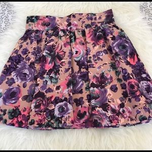 Multi color mini skirt / Never Worn